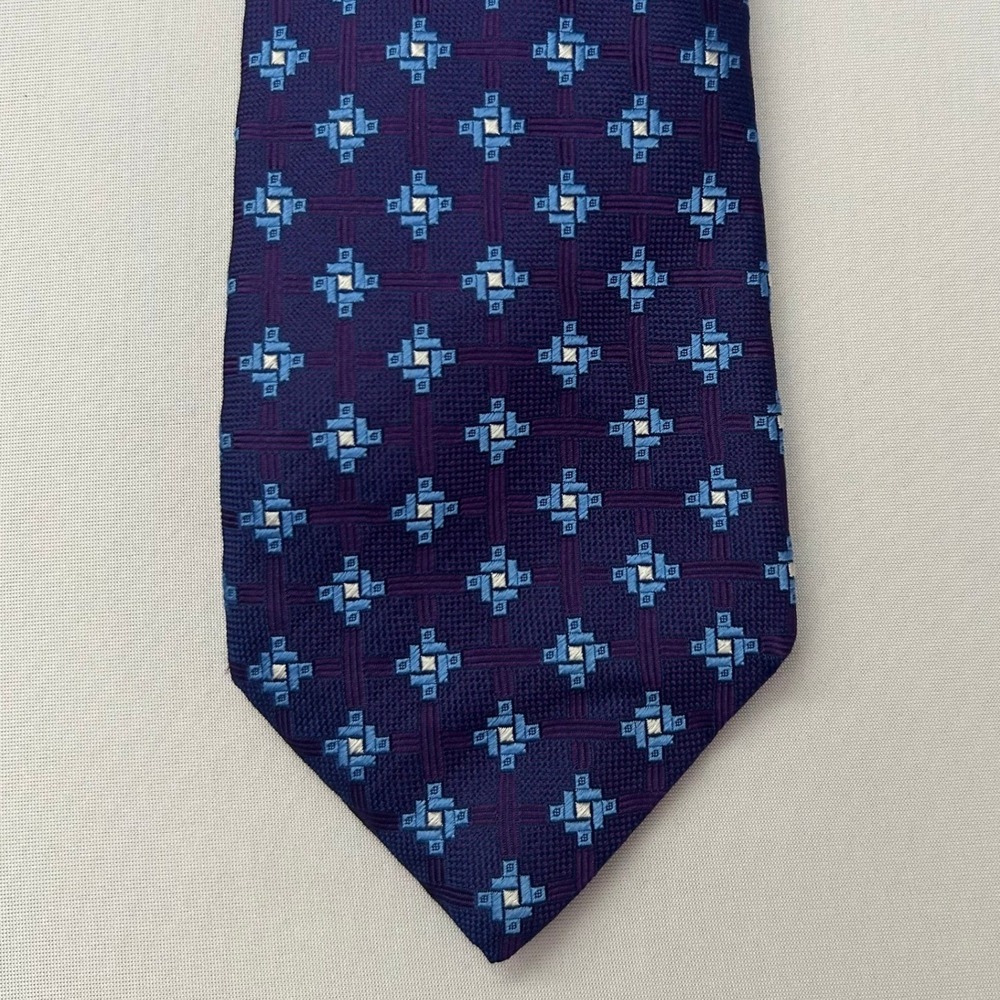 Barneys New York Necktie Men Purple Blue Geometric Silk Made in Italy Hand Made